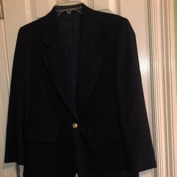 Size 8 petite navy blue‎ blazer with gold buttons double pockets on the front - Picture 2 of 5